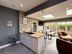 Photo 10- click for photo gallery